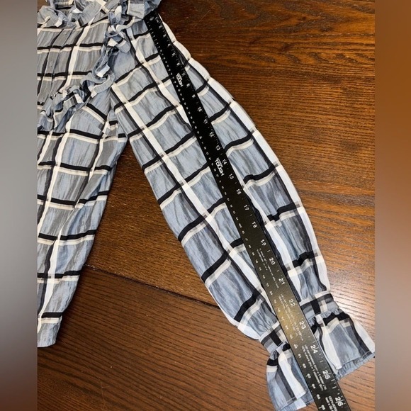 H&M Women's Blue‎ White 
Checkered Plaid Crinkle
Frill Blouse Size 4 NWOT - Picture 8 of 12